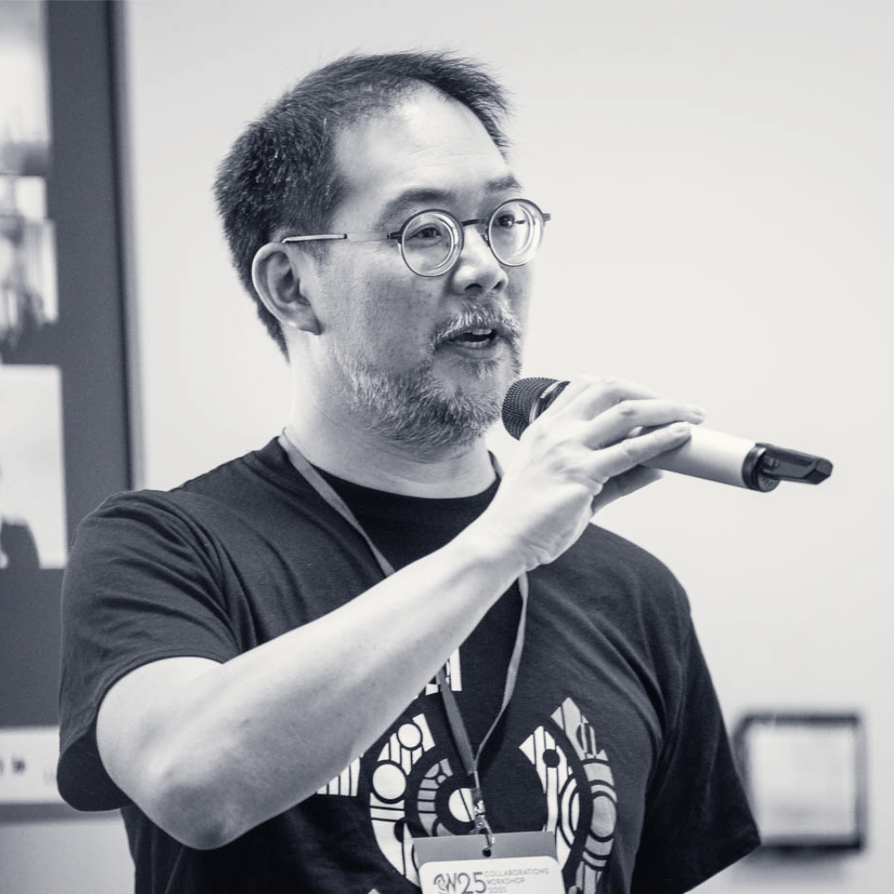 Neil Chue Hong delivering a presentation