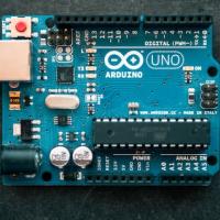 flat photograph of an Arduino uno